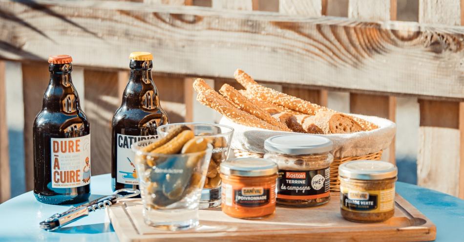 planche apéro servie par les Lodges de la Valière, Chorges, Apes du Sud