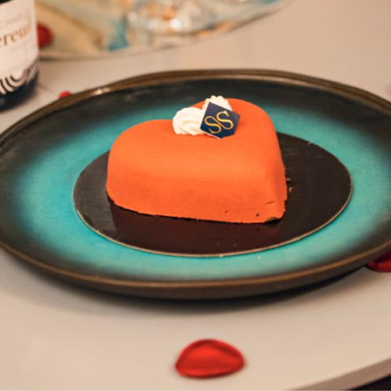 photo d'une pâtisserie en forme de cour, prestation romantique des Lodges de Valière